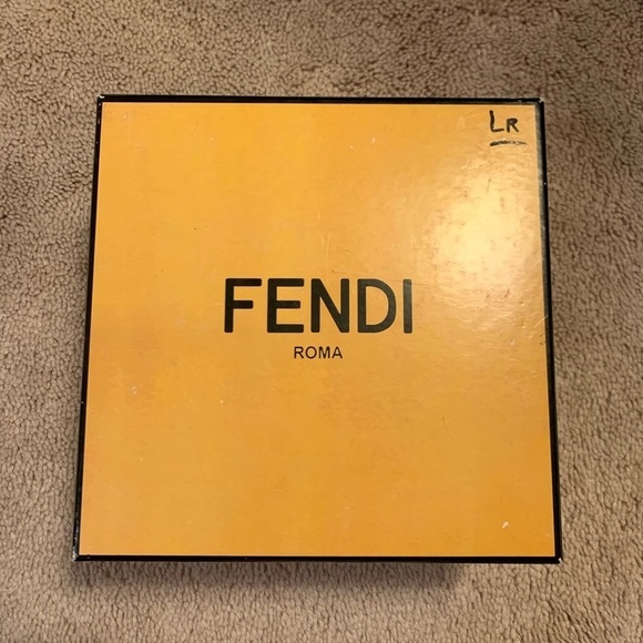 Fendi PomPom Keychain White - Picture 4 of 4